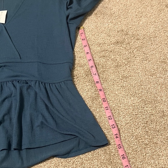 ANN TAYLOR Blue V Neck Peplum Blouse Size Small NWT - Picture 5 of 7